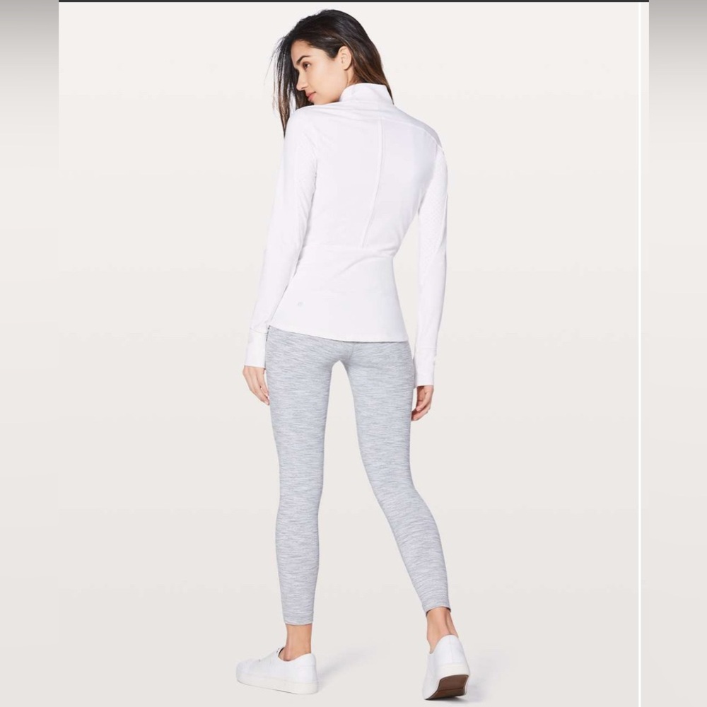Lululemon Sleek Essentials Jacket
Cream/White size 8 - Picture 5 of 17